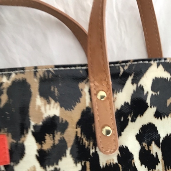 Bath & Body Works leopard print cosmetics tote. - Picture 12 of 16